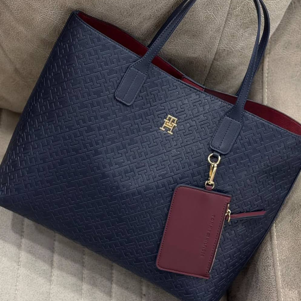 TOMMY: Classic Carryall in Navy 🎒💼🔵