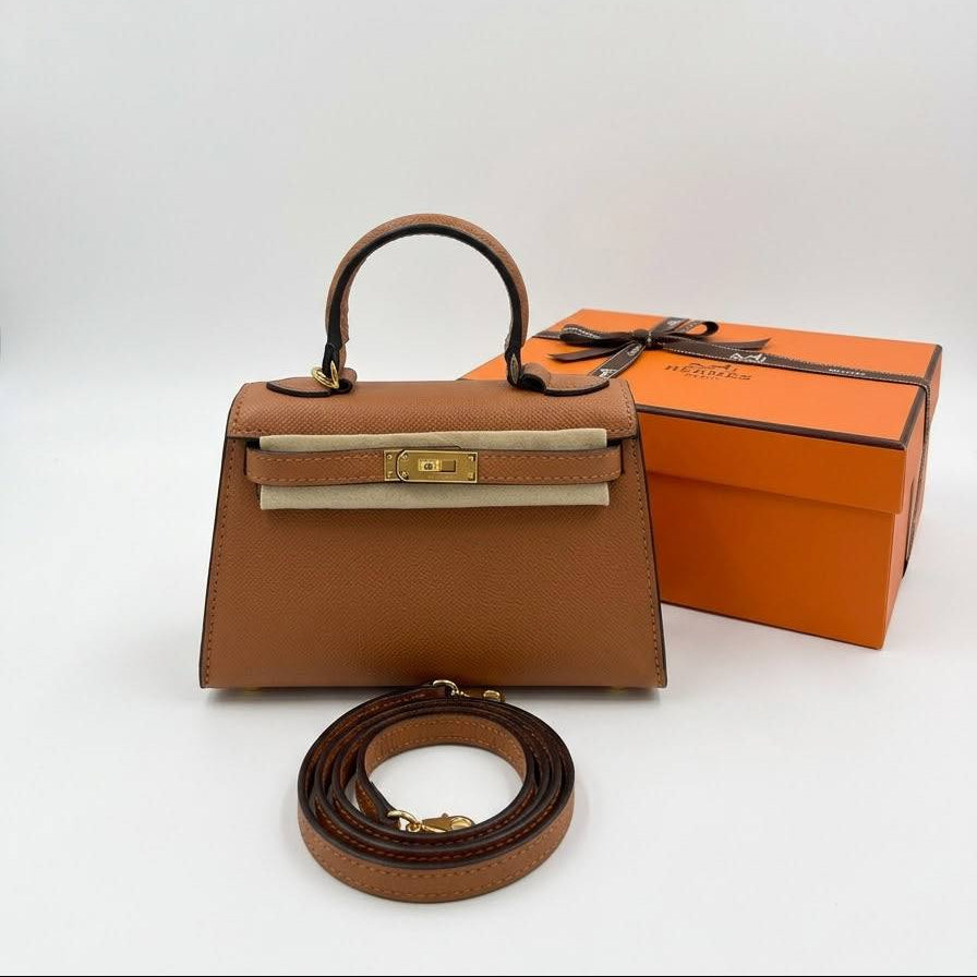 Hermes Kelly Structured Handbag with Detachable Strap