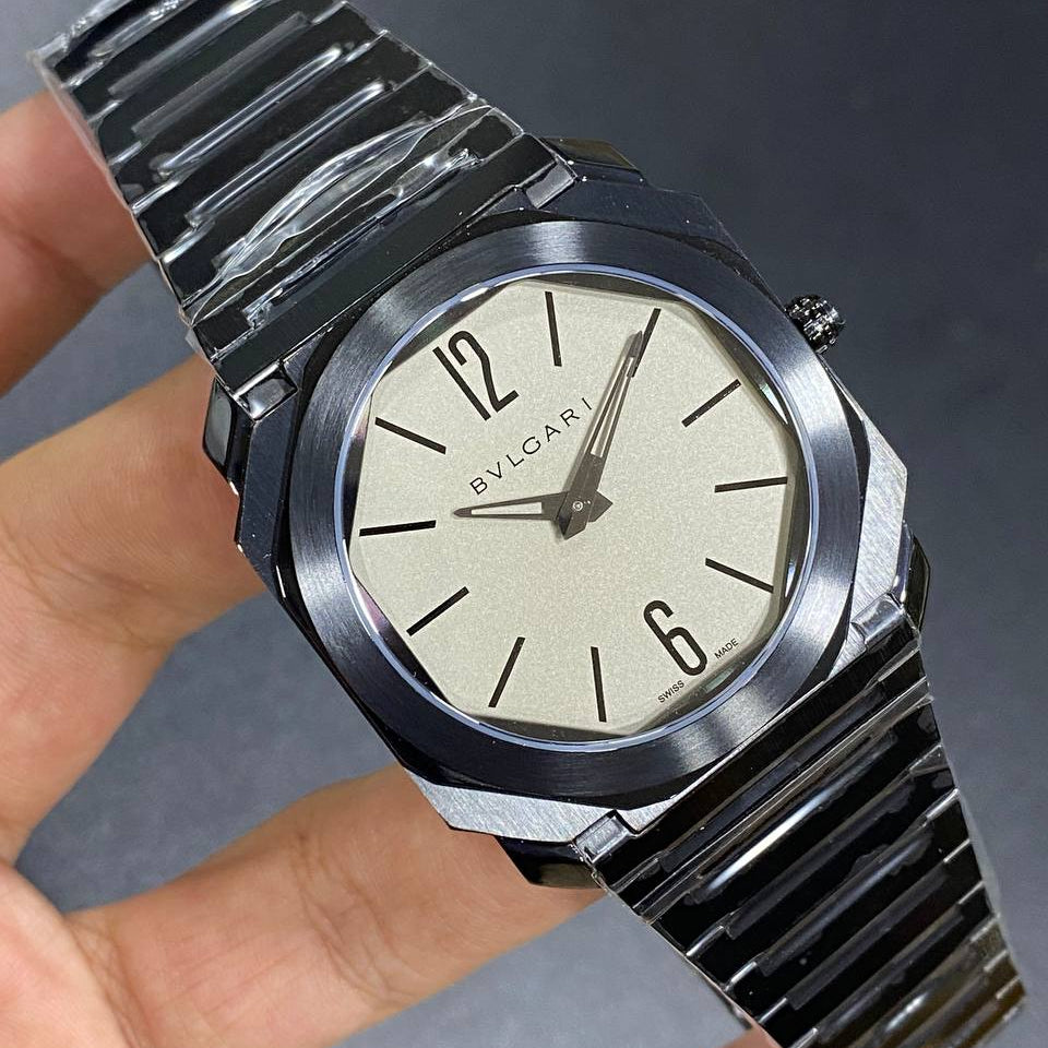 Bvlgari Octo Luxury Metal Link Wristwatch in Sleek Black