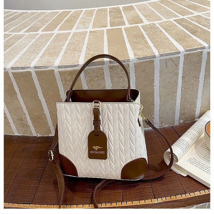 Bndaishu Quilted Bucket Bag with Top Handle