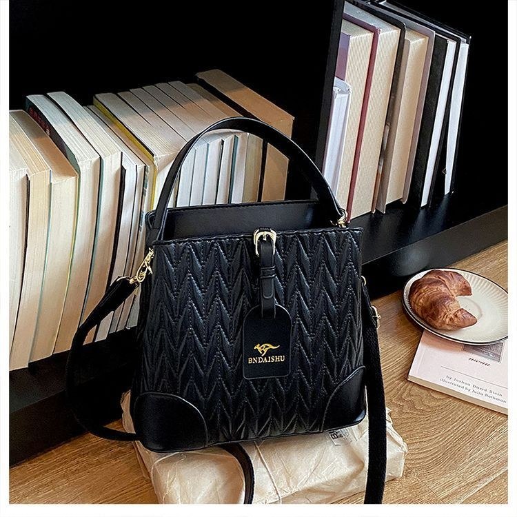 Bndaishu Quilted Bucket Bag with Top Handle