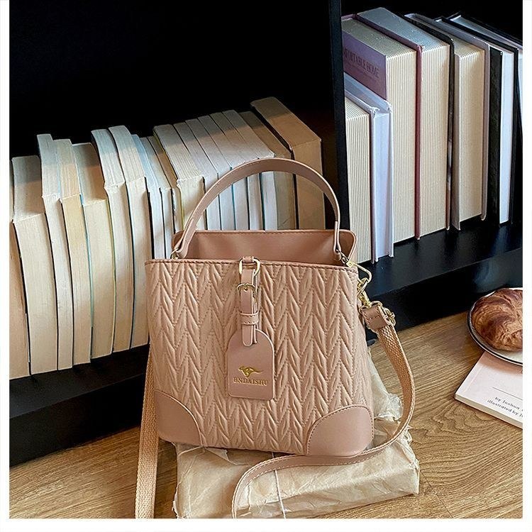 Bndaishu Quilted Bucket Bag with Top Handle