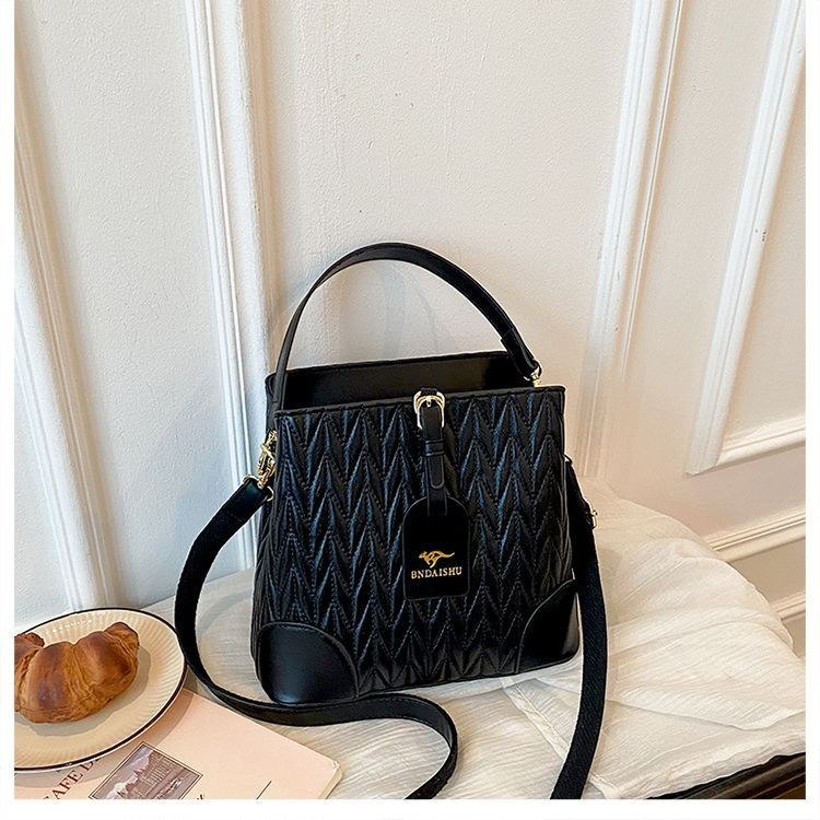 Bndaishu Quilted Bucket Bag with Top Handle