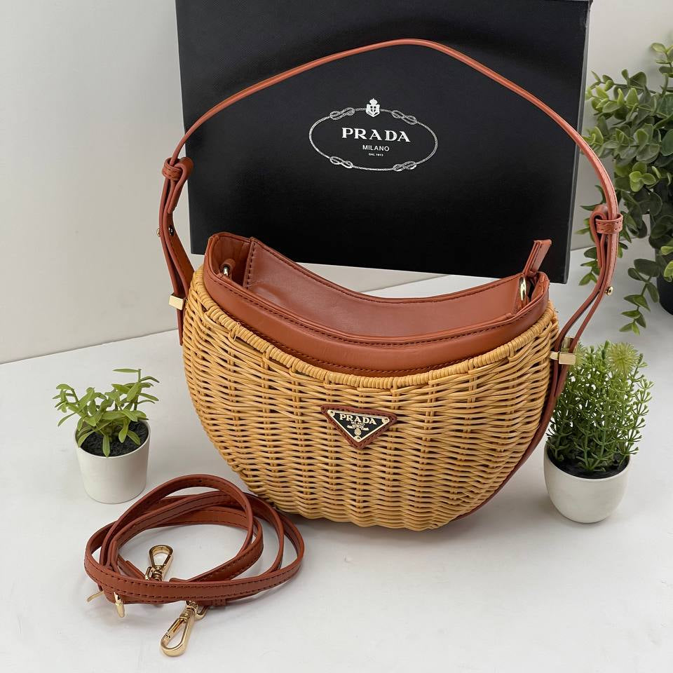 Prada Wicker & Leather Bag 👜🤎🖤