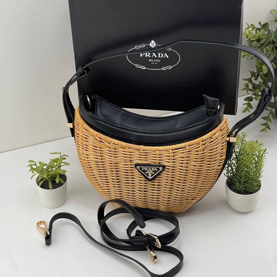 Prada Wicker & Leather Bag 👜🤎🖤