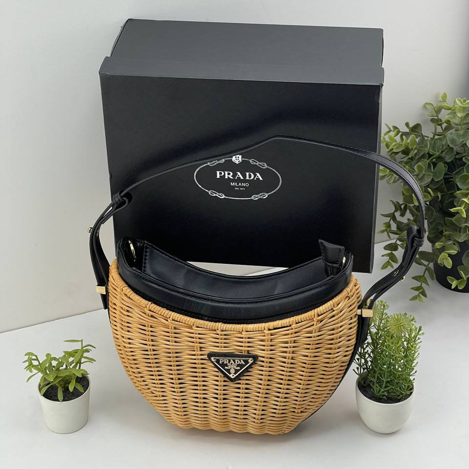 Prada Wicker & Leather Bag 👜🤎🖤