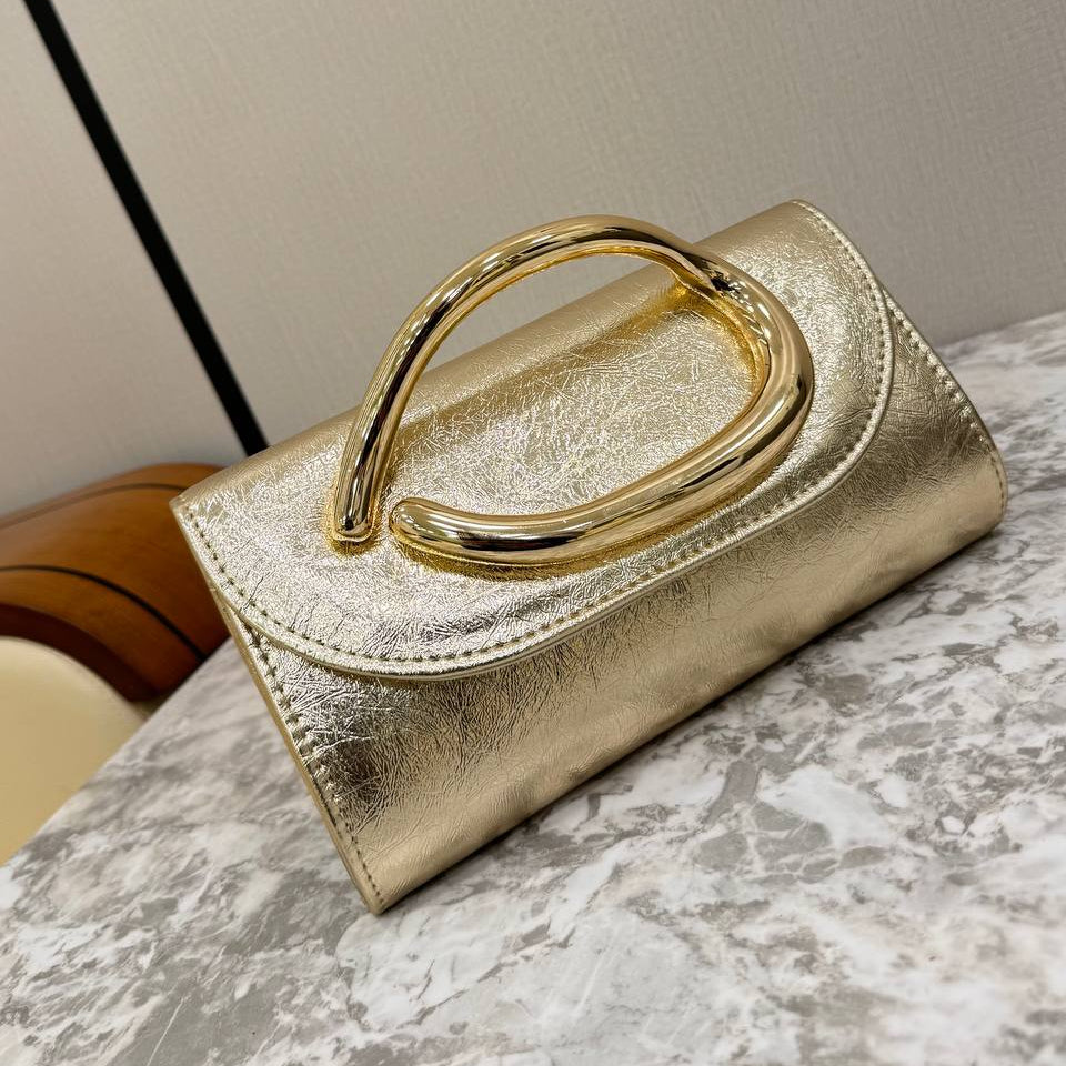 Metallic Silver Sculptural Handle Clutch Bag 🩶✨👜
