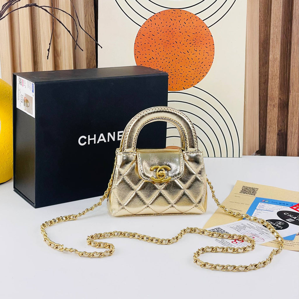 Chanel: Gold & Burgundy Classic Flap Bag 👜⚜️