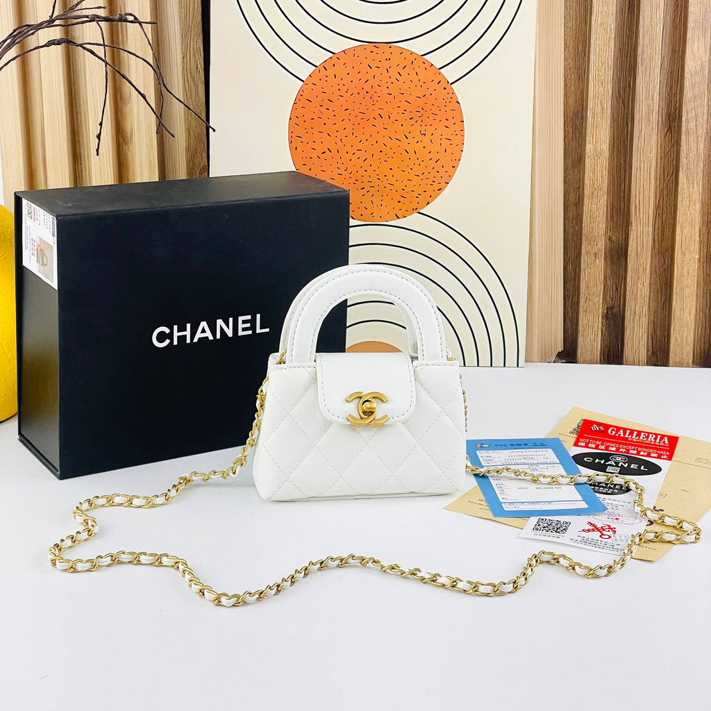 Chanel: Gold & Burgundy Classic Flap Bag 👜⚜️