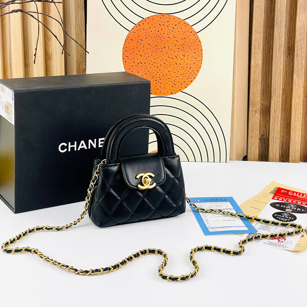 Chanel: Gold & Burgundy Classic Flap Bag 👜⚜️