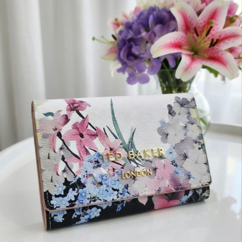 TED BAKER Floral Wallet: Dangerous Colors 🌹💐