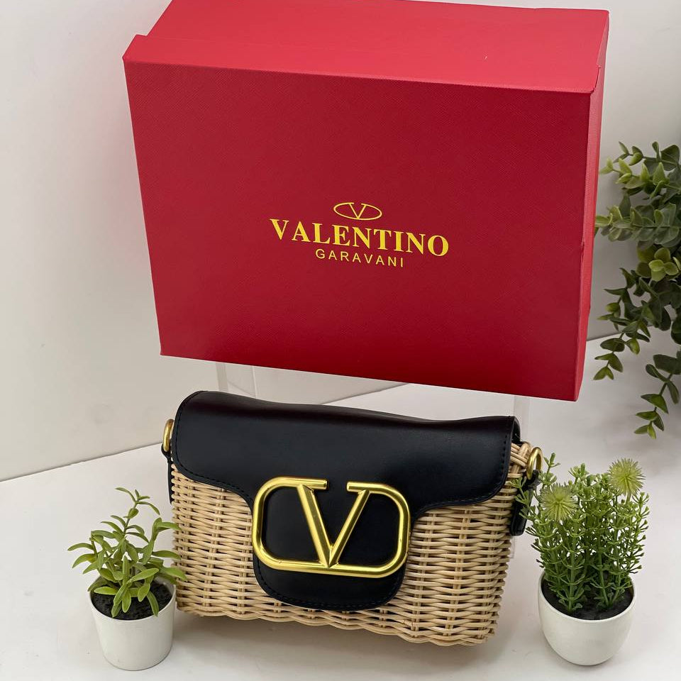 Valentino Brown & Black Bag 👜🖤