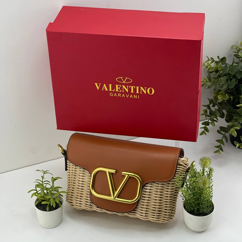 Valentino Brown & Black Bag 👜🖤