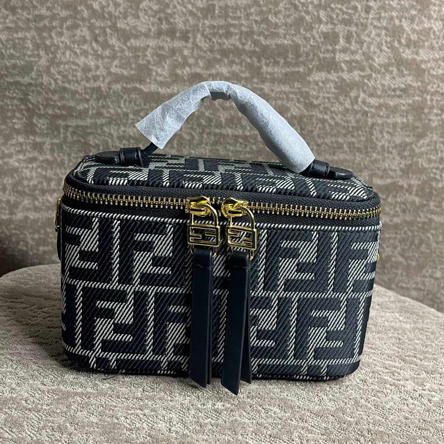 Fendi Brown & Black Baguette 👜🖤 With Box