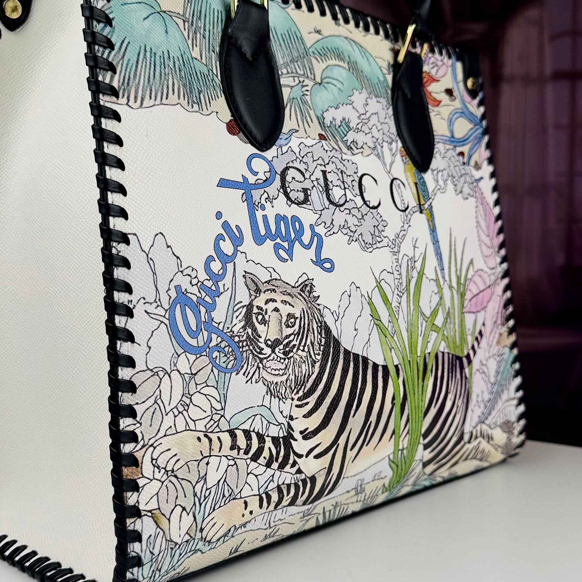 Gucci Tiger Jungle Print Tote Bag in Pink and Blue 🐯🌸👜
