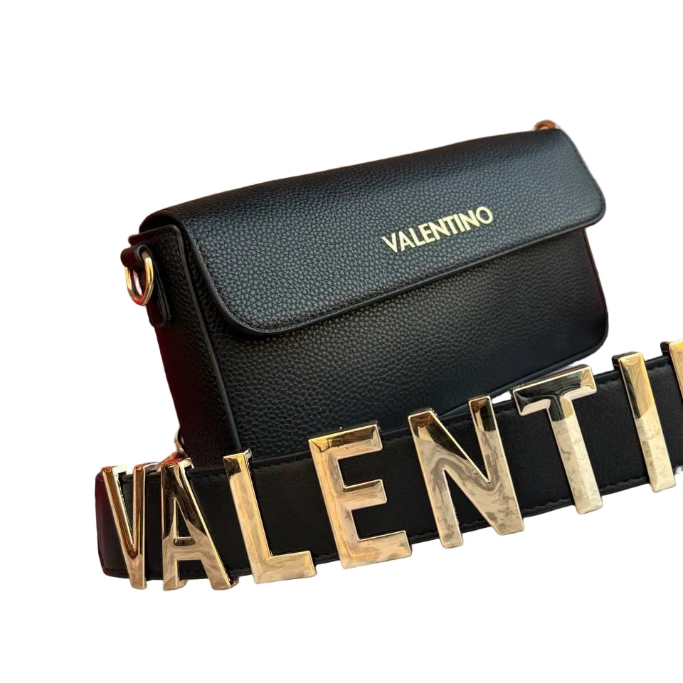 Valentino Chic Bag 🖤🤍