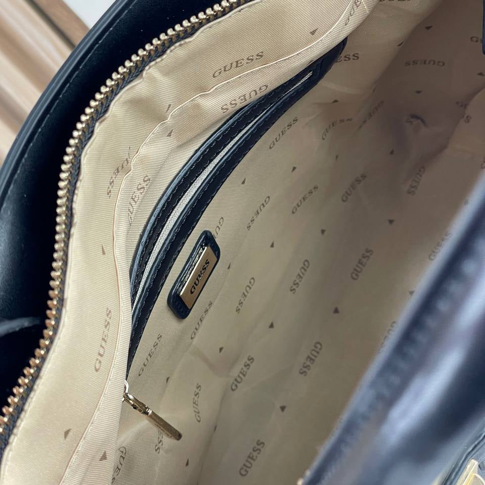 🖤 GUESS Black Bag: Urban Edge & Chic Style
