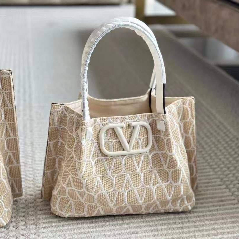 VALENTINO Beige & White Bag 🤍✨