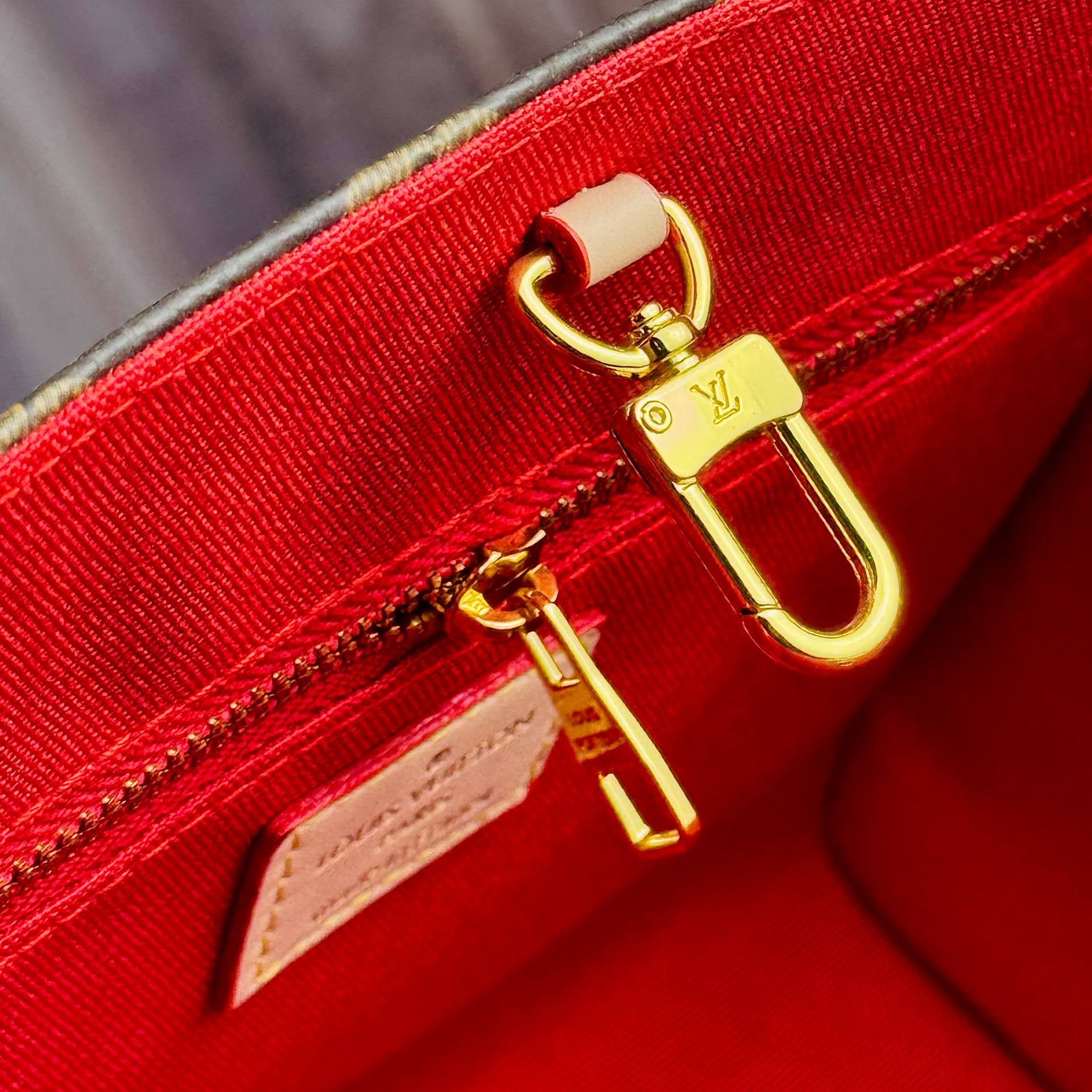 Louis Vuitton Carnival Monogram Canvas Bag with Coin Pouch 🎡👜✨