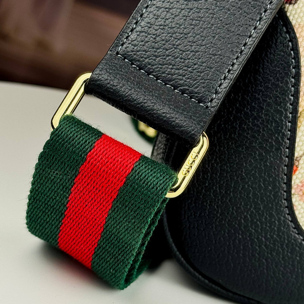 Gucci Floral Print Canvas Shoulder Bag with Gold-Tone Hardware 🌸👜