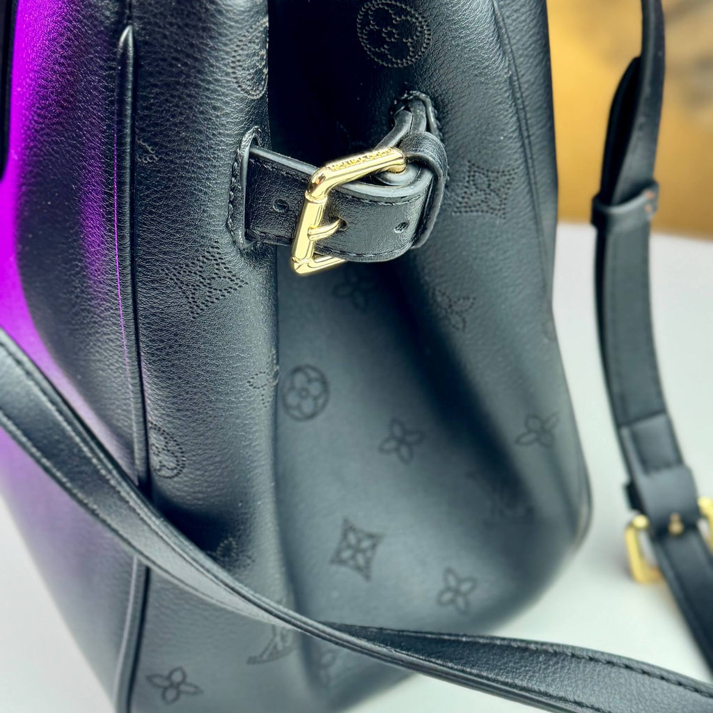 Elegant Padlock Satchel with Embossed Logo Sides