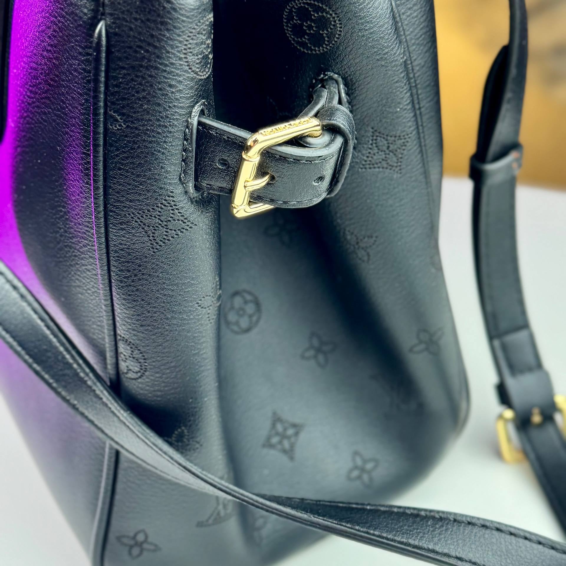 Elegant Padlock Satchel with Embossed Logo Sides