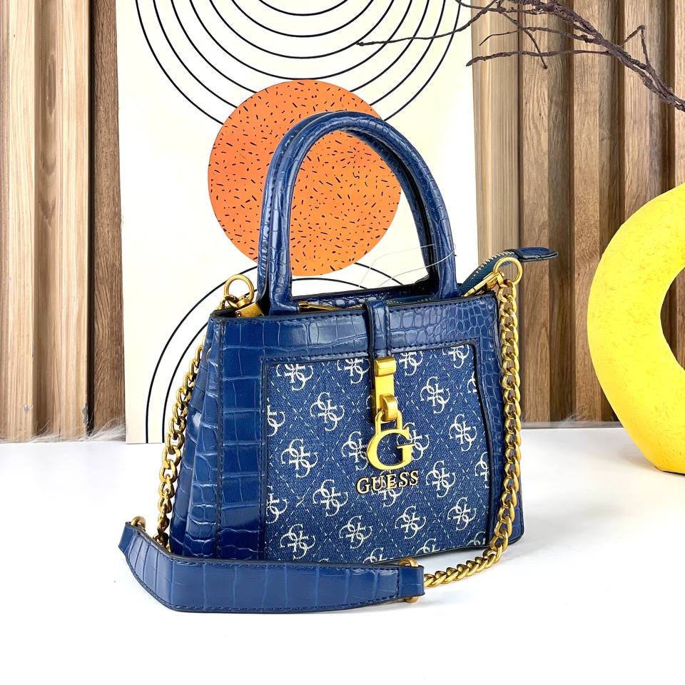 GUESS Chic Crossbody Bag 🖤💙 Beige Accent