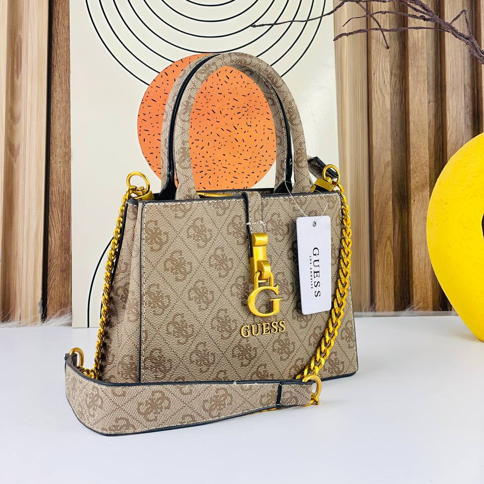 GUESS Chic Crossbody Bag 🖤💙 Beige Accent