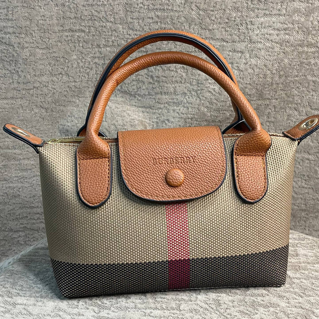 Burberry Beige & Brown Check Bag 👜🤎 Classic Style