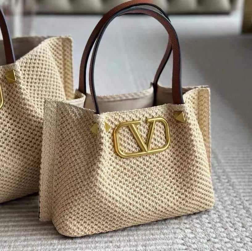 VALENTINO Top Quality Bag 🖤🤎💖 Beige