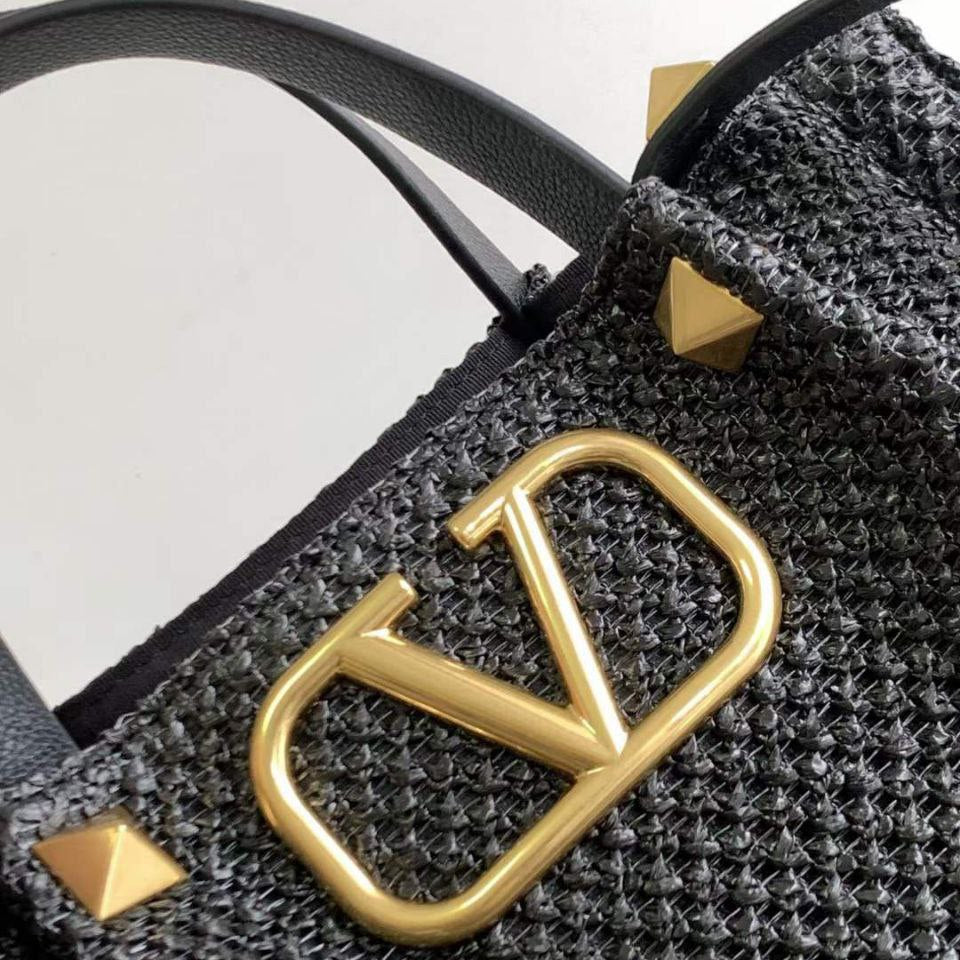 VALENTINO Top Quality Bag 🖤🤎💖 Beige
