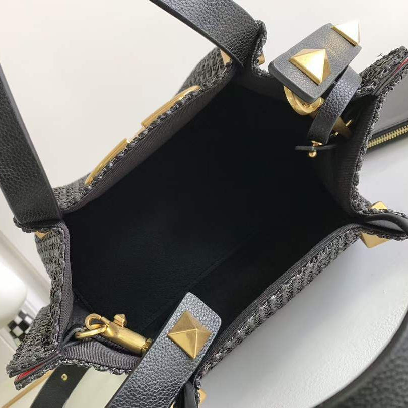 VALENTINO Top Quality Bag 🖤🤎💖 Beige