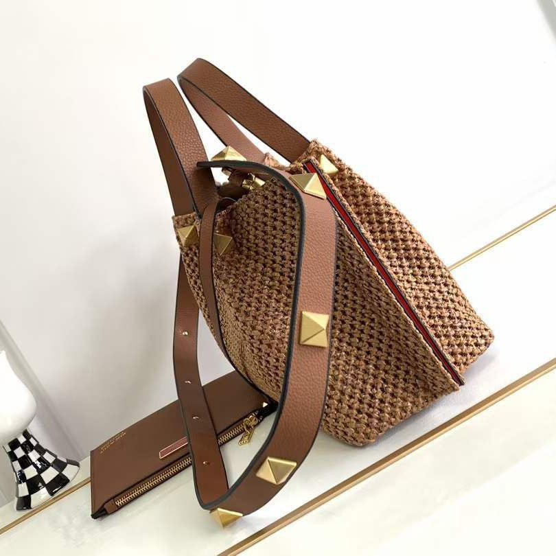 VALENTINO Top Quality Bag 🖤🤎💖 Beige
