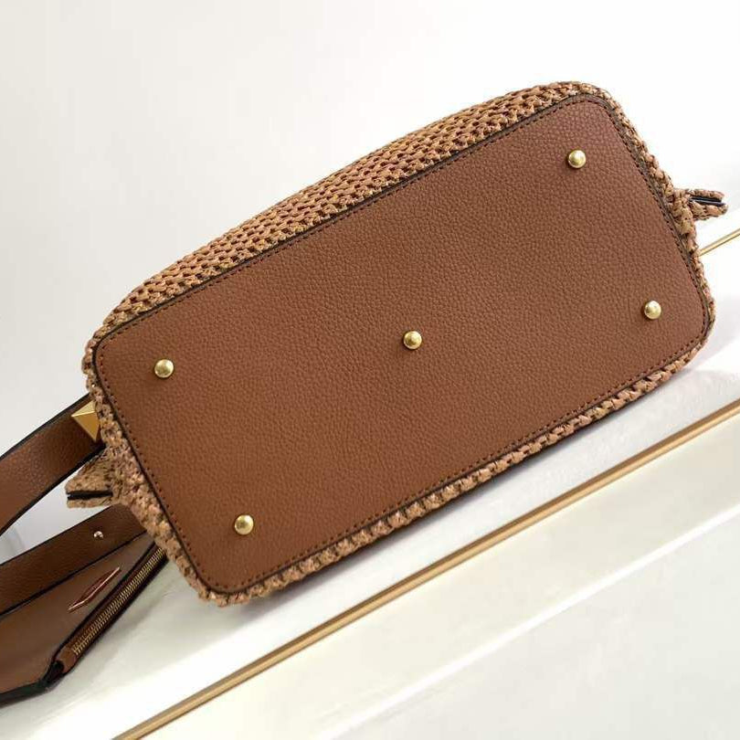 VALENTINO Top Quality Bag 🖤🤎💖 Beige