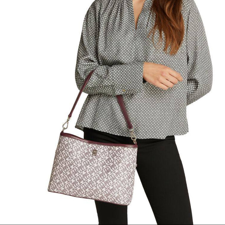 Tommy Hilfiger Monogram Bag 🤍❤️ Classy Tote
