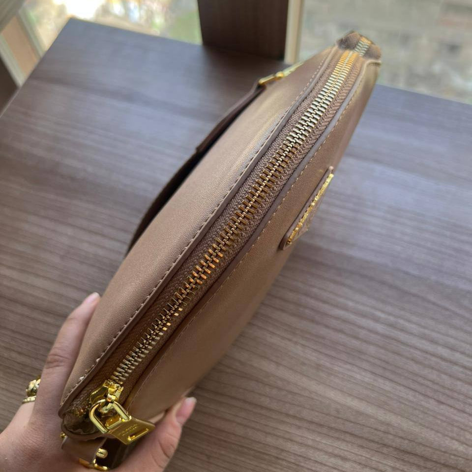 Prada Beige Crossbody Bag with Logo Plaque 👜✨