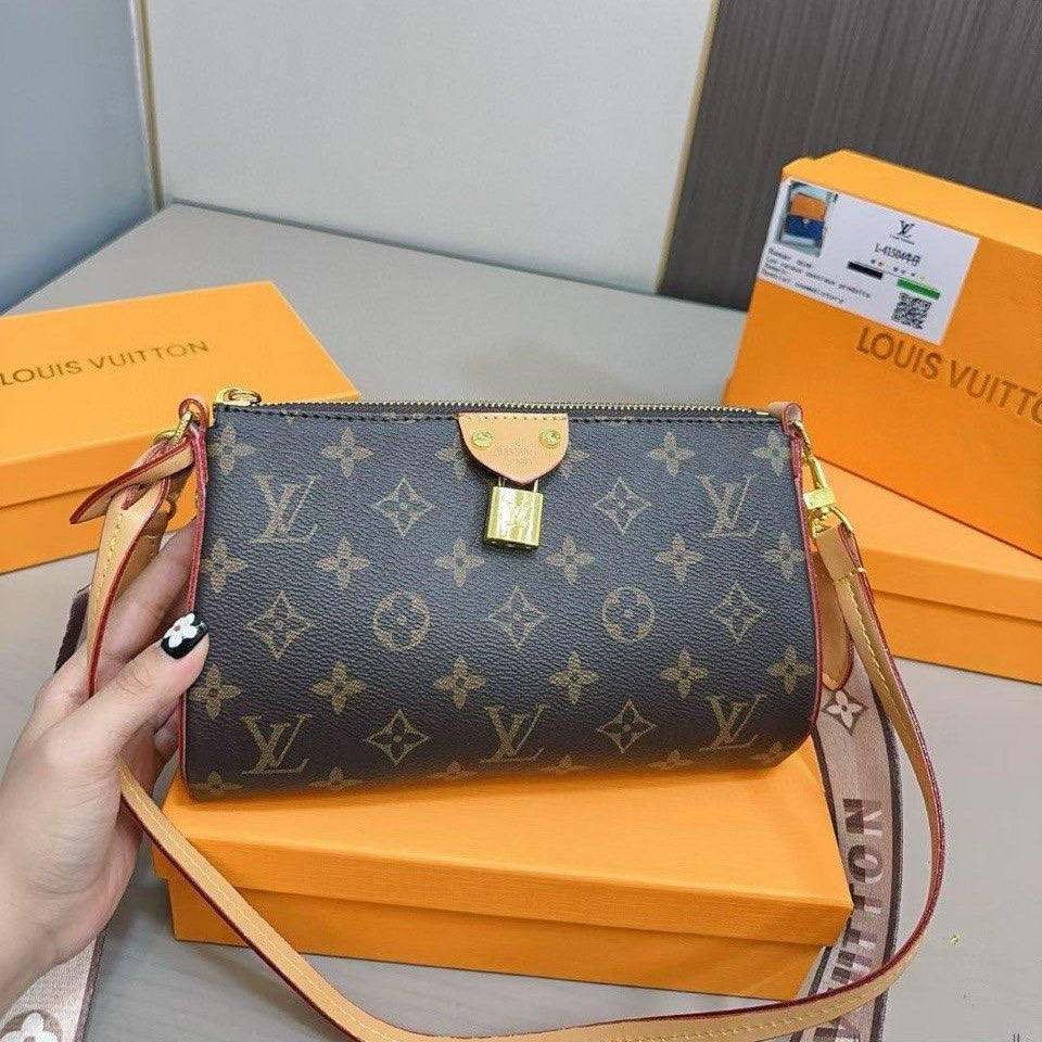 Louis Vuitton Monogram Signature Clutch Bag
