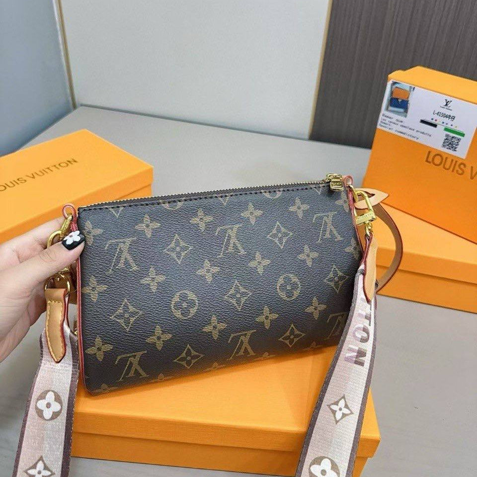 Louis Vuitton Monogram Signature Clutch Bag