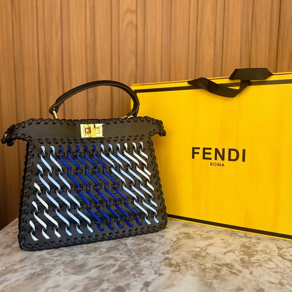 Fendi Woven Detail Handbag with Elegant Contrast Weaving