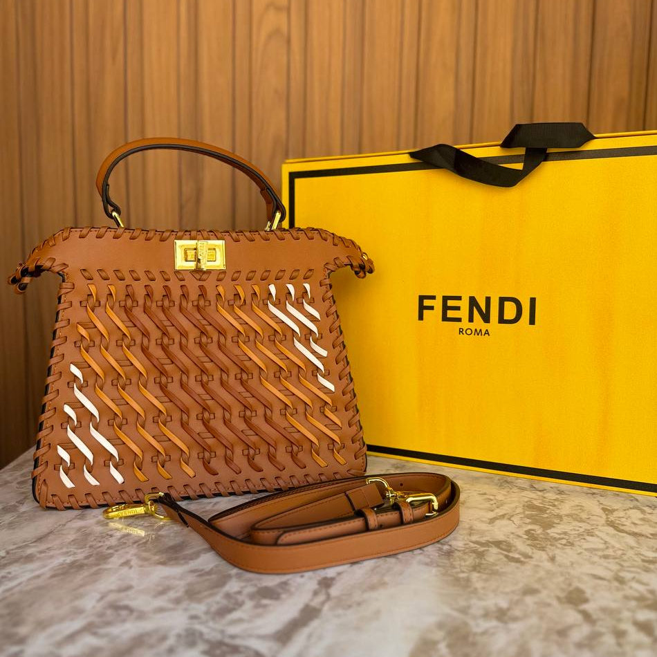Fendi Woven Detail Handbag with Elegant Contrast Weaving