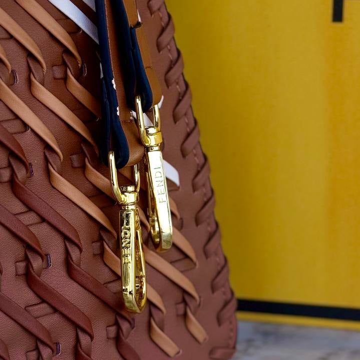Fendi Woven Detail Handbag with Elegant Contrast Weaving