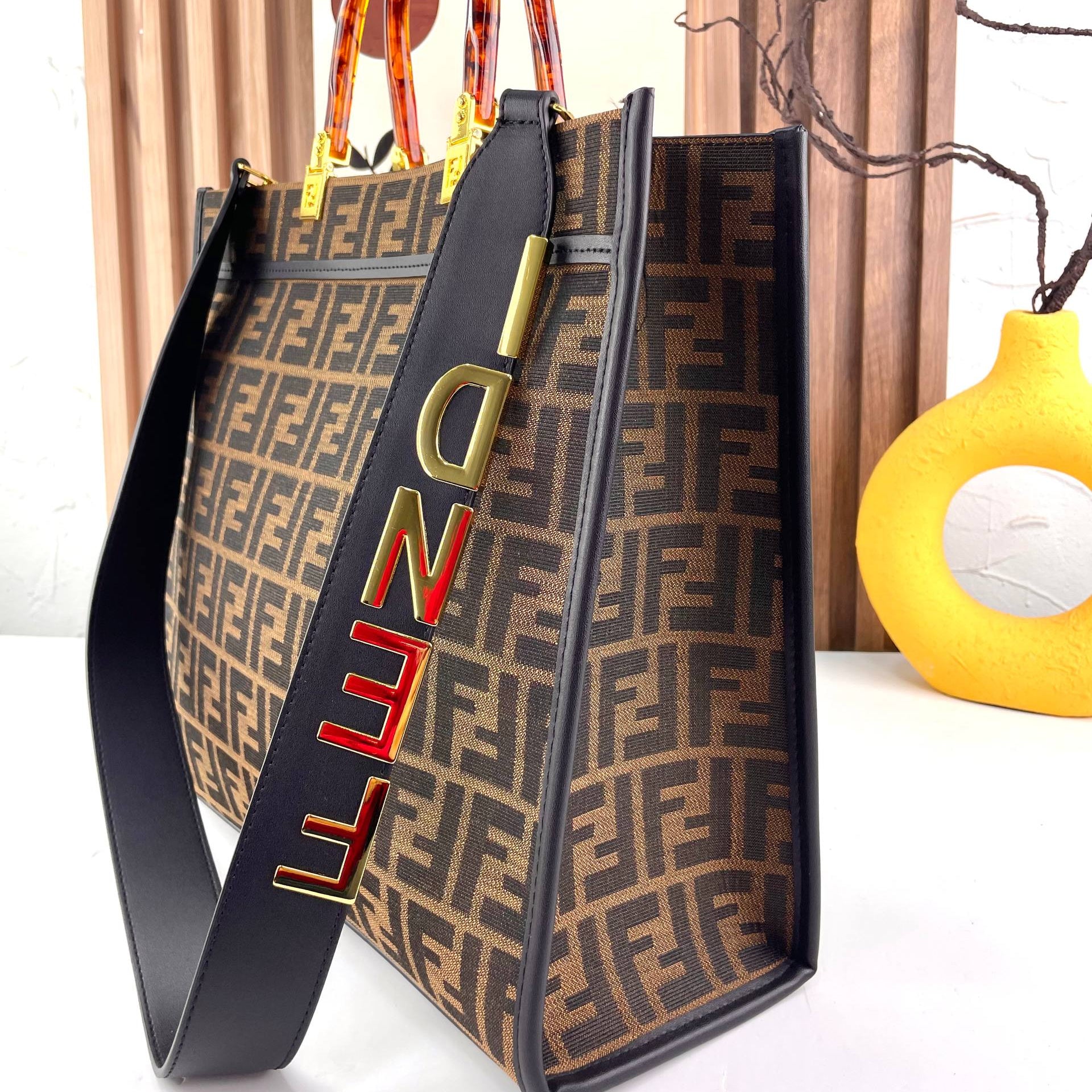 Fendi Chic Brown & Black Tote 👜🖤