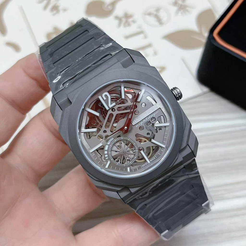 Bvlgari Gray Men's Watch ⌚ Sophisticated Timepiece ⚙️