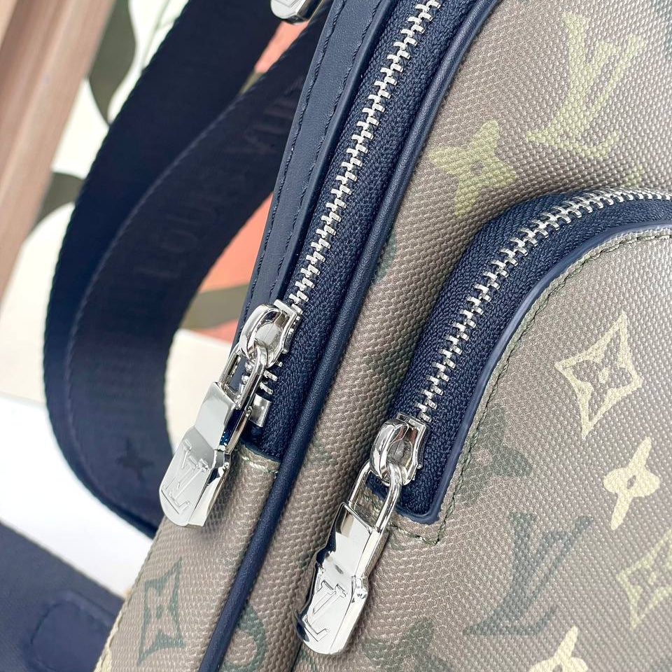Louis Vuitton Damier Infini Black Sling Bag 💼✨
