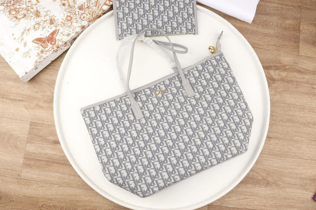 Christian Dior Monogram Tote Bag with Matching Pouch 👜✨