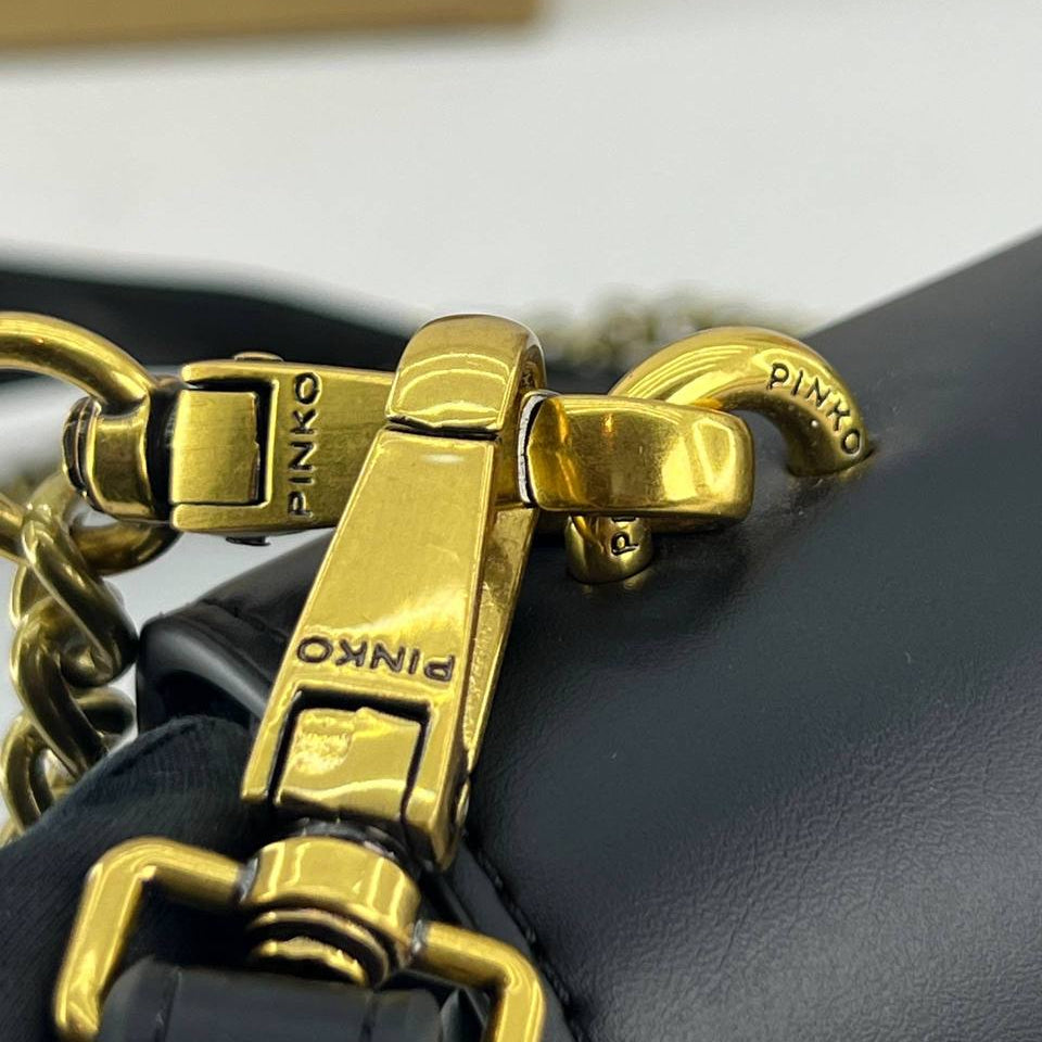 Pinko Iconic Bird Shoulder Bag with Gold Chain Details 🕊️✨