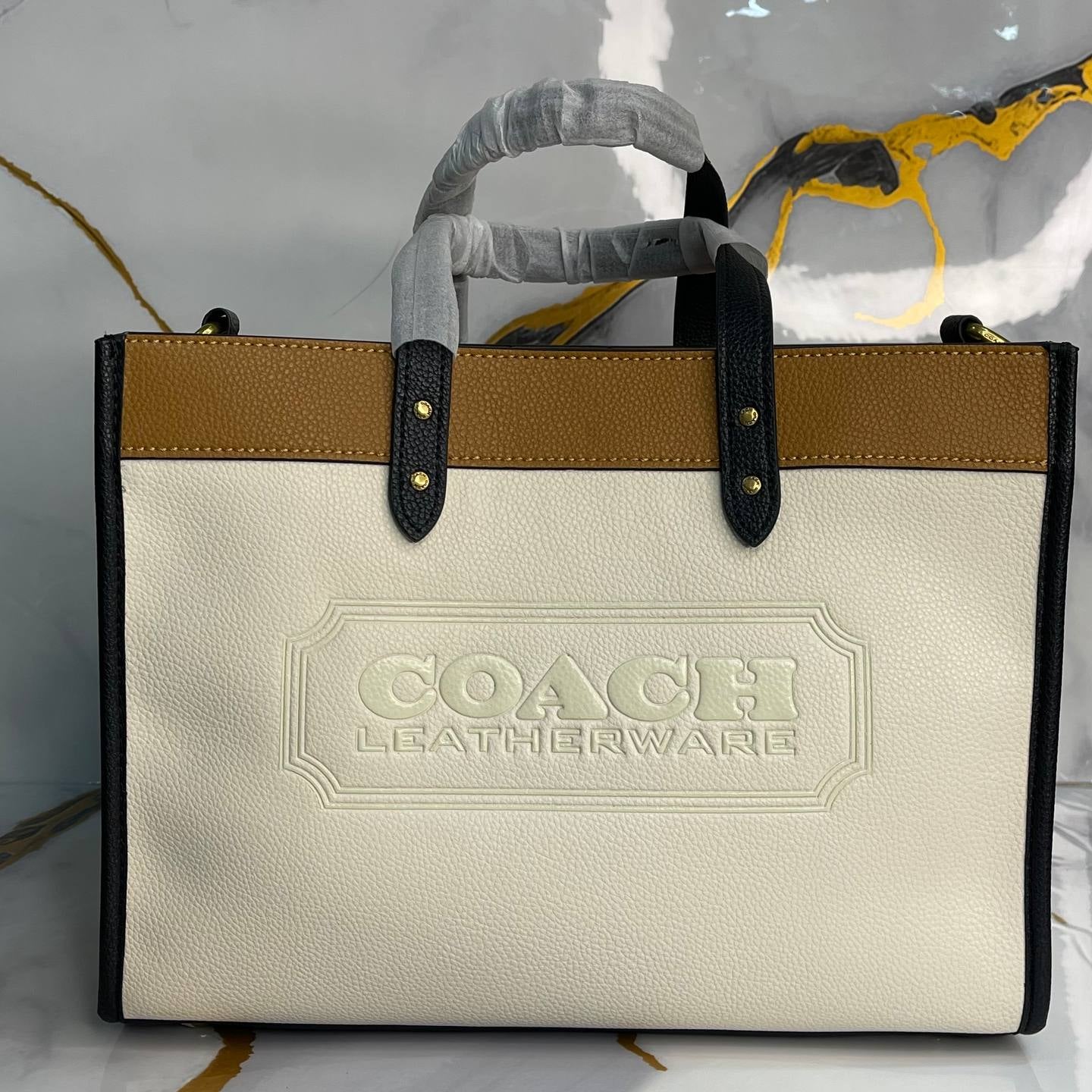 COACH Leatherware Field Tote in Colorblock Leather 👜🎨✨
