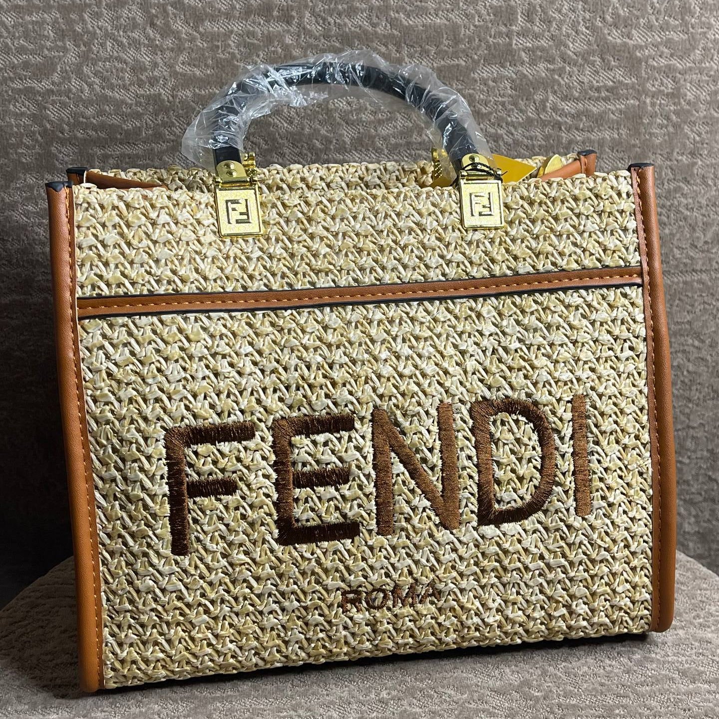 Fendi Black & Beige Baguette: Iconic Style 🖤👜✨