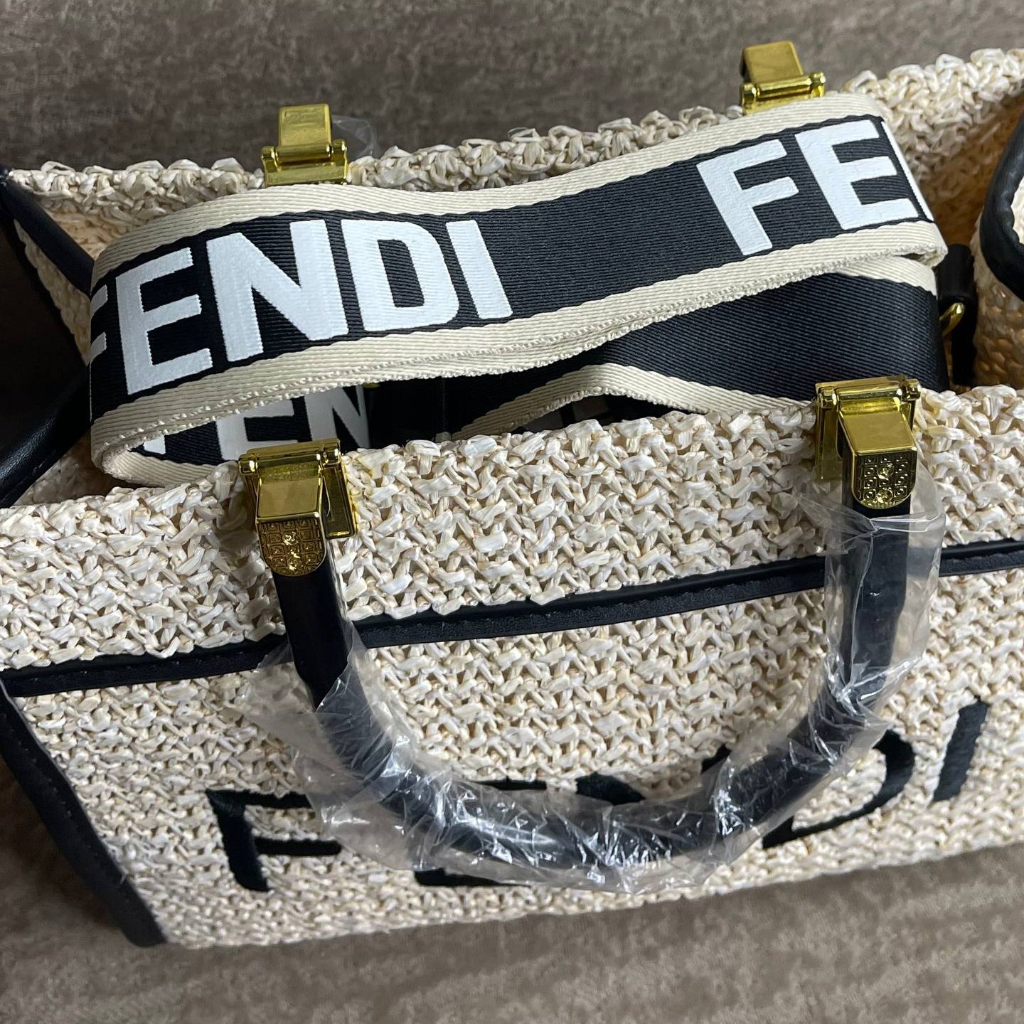 Fendi Black & Beige Baguette: Iconic Style 🖤👜✨