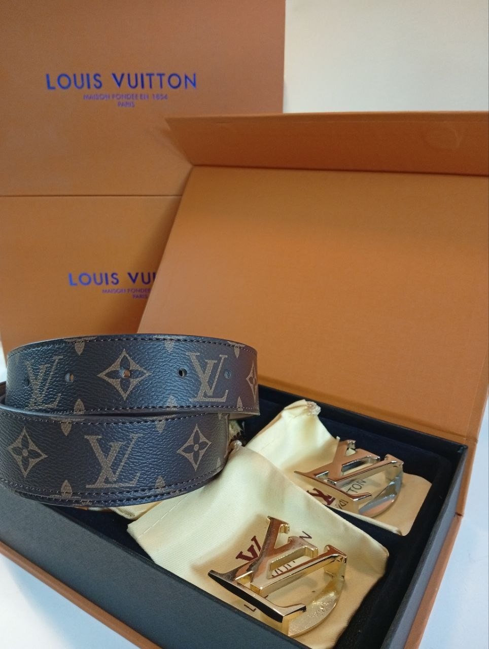 Louis Vuitton Monogram Belt Set with Interchangeable Buckles 🤎✨